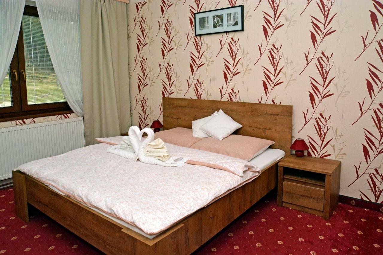 Penzion Horalka Hlinsko Ngoại thất bức ảnh